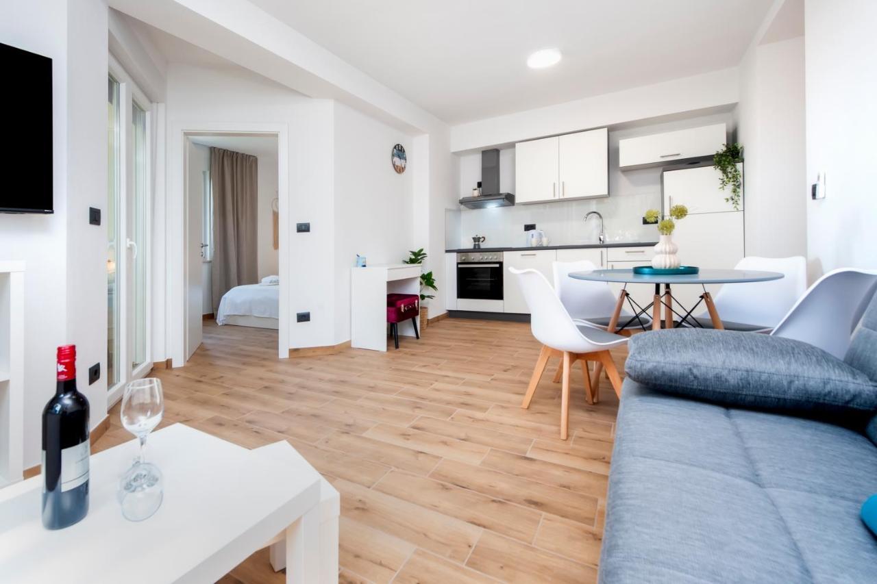 Apartments Sunrise & Sunset Rovinj Exterior photo