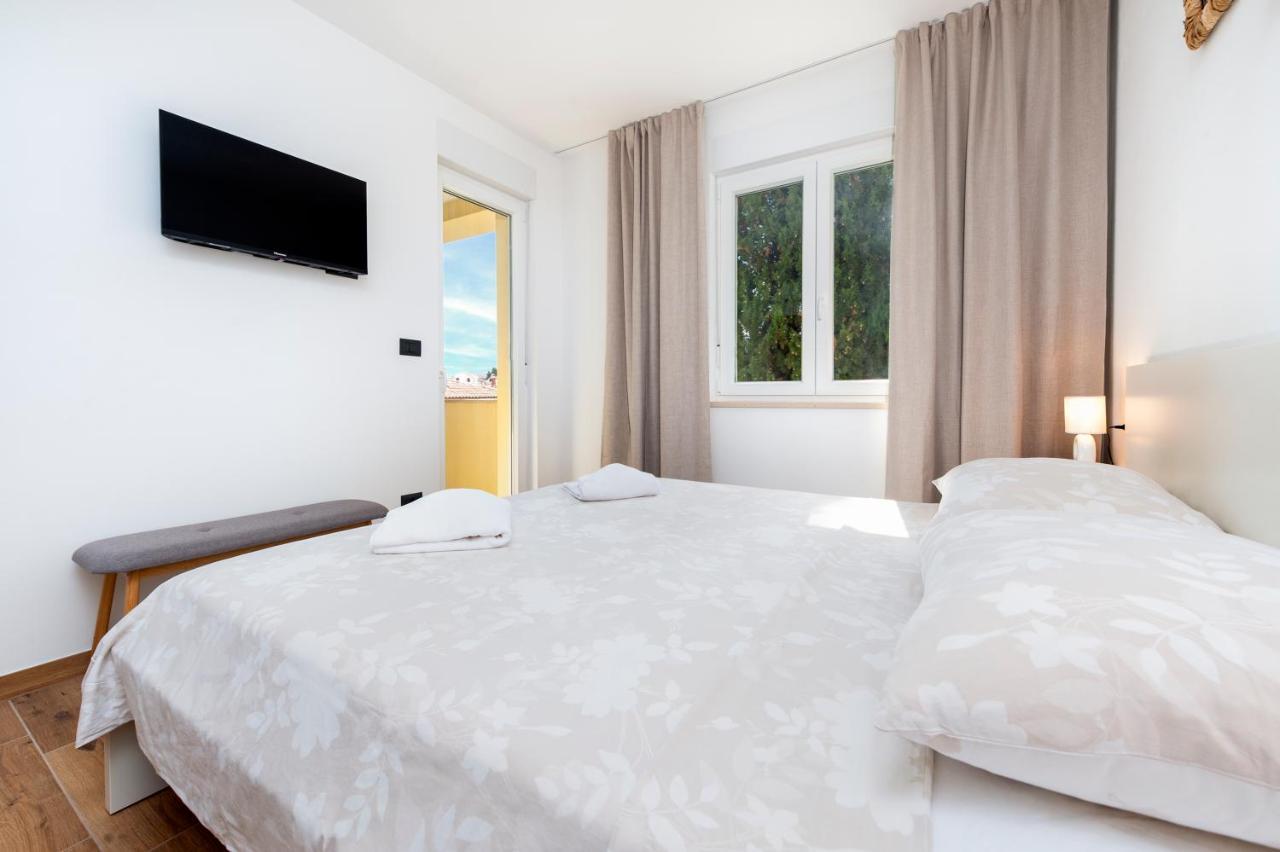 Apartments Sunrise & Sunset Rovinj Exterior photo